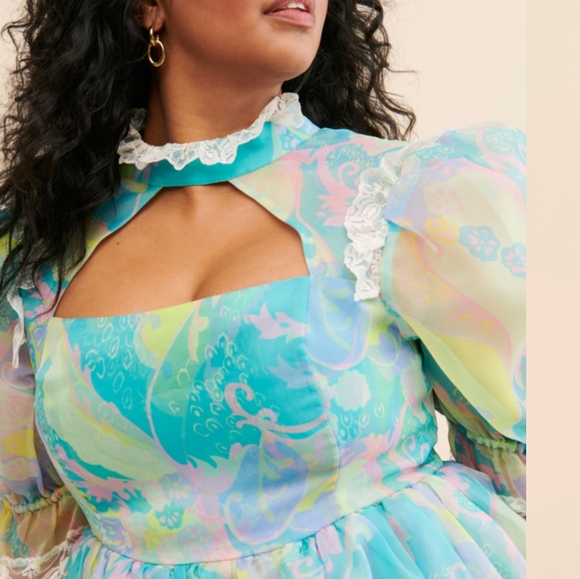 Selkie The 18th Mini Lace Dress - Picture 9 of 14